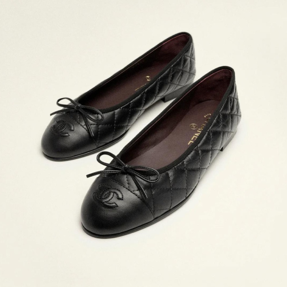CHANEL Aged Black Calfskin Ballerina Flats